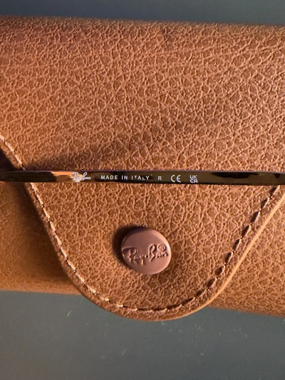 Ray-Ban Gold Frame Dark Green Lens Round Sunglasses with Brown Case